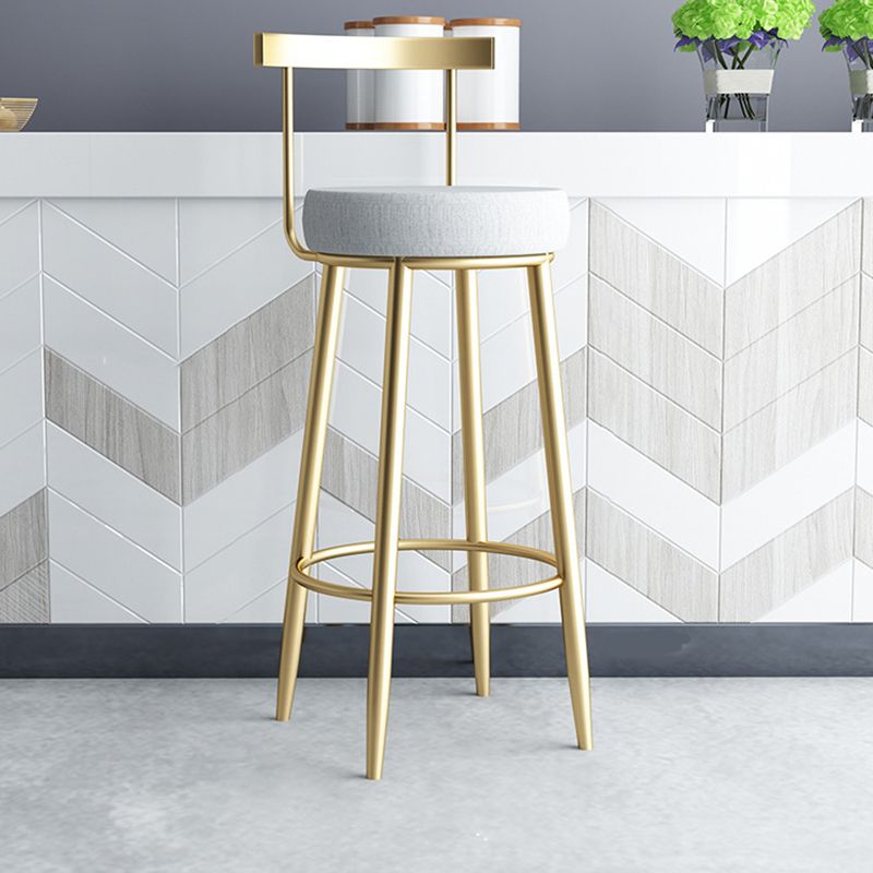Taburete de bar de hierro con respaldo sin brazos Glam, taburete con cojín y pedal para cocina