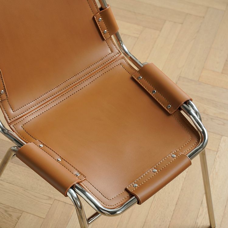 Silla lateral de estilo moderno silla de comedor de base de metal de cuero para casa
