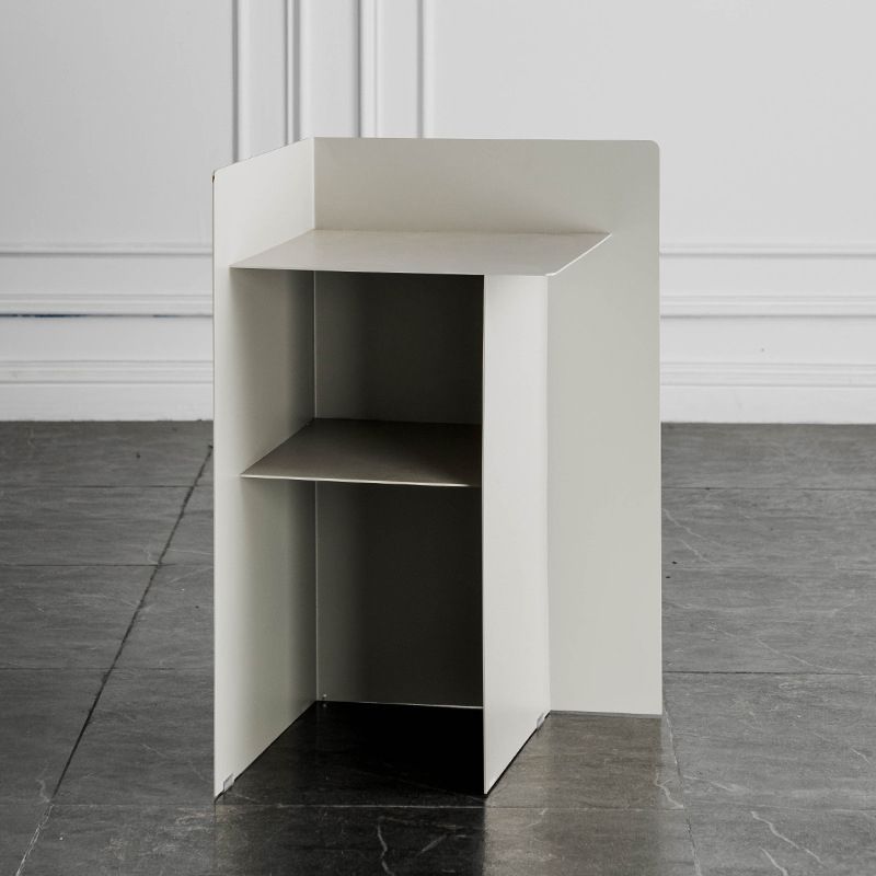 金属棚付きの金属抽象端エンドテーブルミッドセンチュリーサイドテーブル