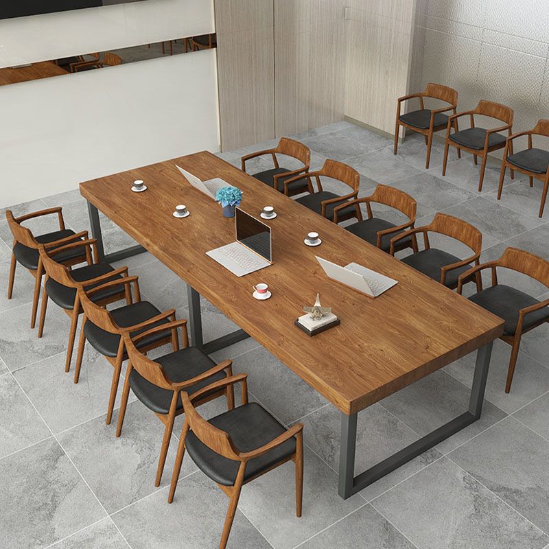 Bureau brun de style contemporain Bureau de forme rectangulaire Bureau de tâche avec les jambes