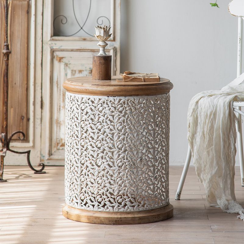 Tavolo d'angolo in campagna francese rotondo in legno solido tavolino