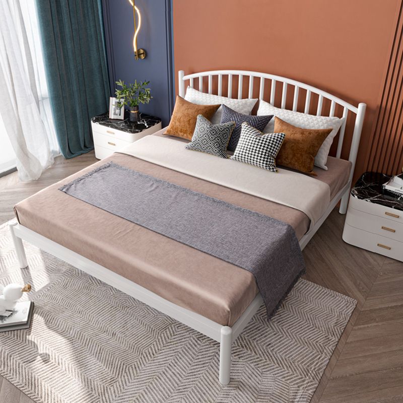 Queen Size Contemporary Metal Bed,40.15 " with Metal Legs Bed