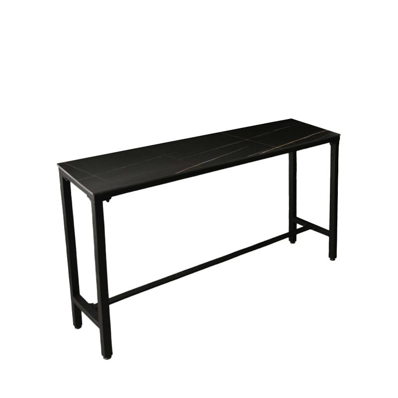 Moderne stenen bistro-bartafel met rechthoekig metalen onderstel