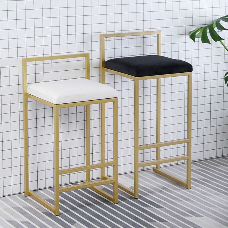 Modern Style Metal Bar Stool with Footrest and Low Back Bistro Bar Stool for Kitchen Clearhalo 'Bar Furniture' 'Bar Stools' 'bar_stools' 'furn' 'furn_bar_stools' 'furniture_bar_stools' 'Kitchen & Dining Furniture' 'kitchen&dining_furn' 'kitchen' 'kitchen_furn' Furniture' 1200x1200_907c5c7d-5b49-4cc5-b8f2-c9af87065d1b