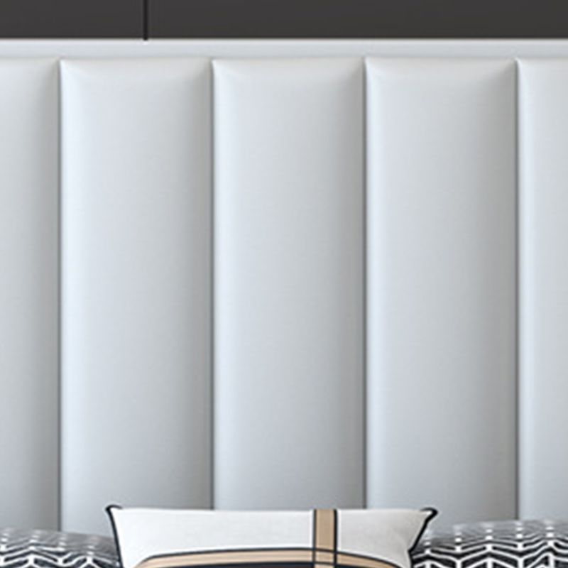 Glam massief hout vaste kleurmatras inbegrepen met geschepte hoofdeinde standaardbed