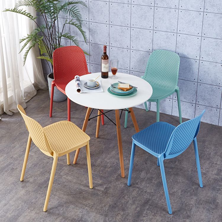 Dining Room Stacking Dining Chair Contemporary Style Plastic Side Chair Clearhalo ' kitchen&dining_furn' 'Dining Chairs' 'Dining Tables & Seating' 'dining_chair' 'Furniture' 'furniture_dining_chair' 'Kitchen & Dining Furniture' 'kitchen' 1200x1200_90b56ad2-b632-470c-9fc4-08da72d9febe