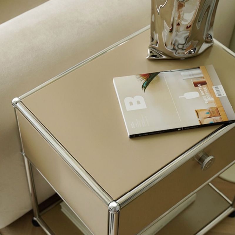 Mesa deslizante modernista de metal de mesa con almacenamiento de 4 patas mesa de esquina de sala de estar