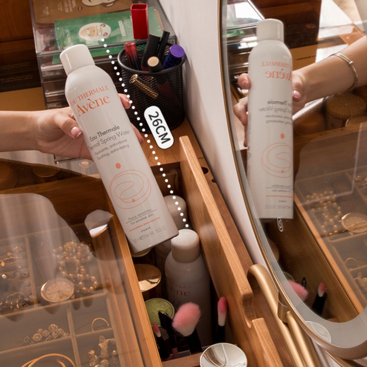 Wood and Glass Makeup Vanity Set With Mirror Standing Vanity Table Clearhalo 'Bedroom Furniture' 'furn' 'furn_makeup_vanities' 'Furniture' 'Makeup Vanities' 'makeup_vanities' 1200x1200_918056e5-6931-448b-8665-96699aabf3ca