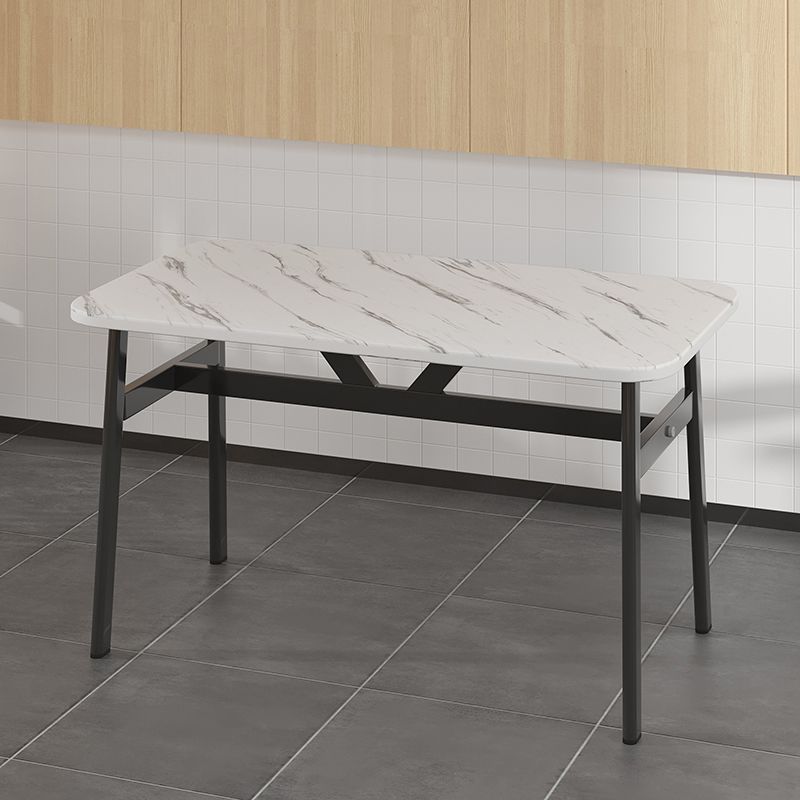 Eigentijdse witte rechthoekige houten eettafel met 4 voet