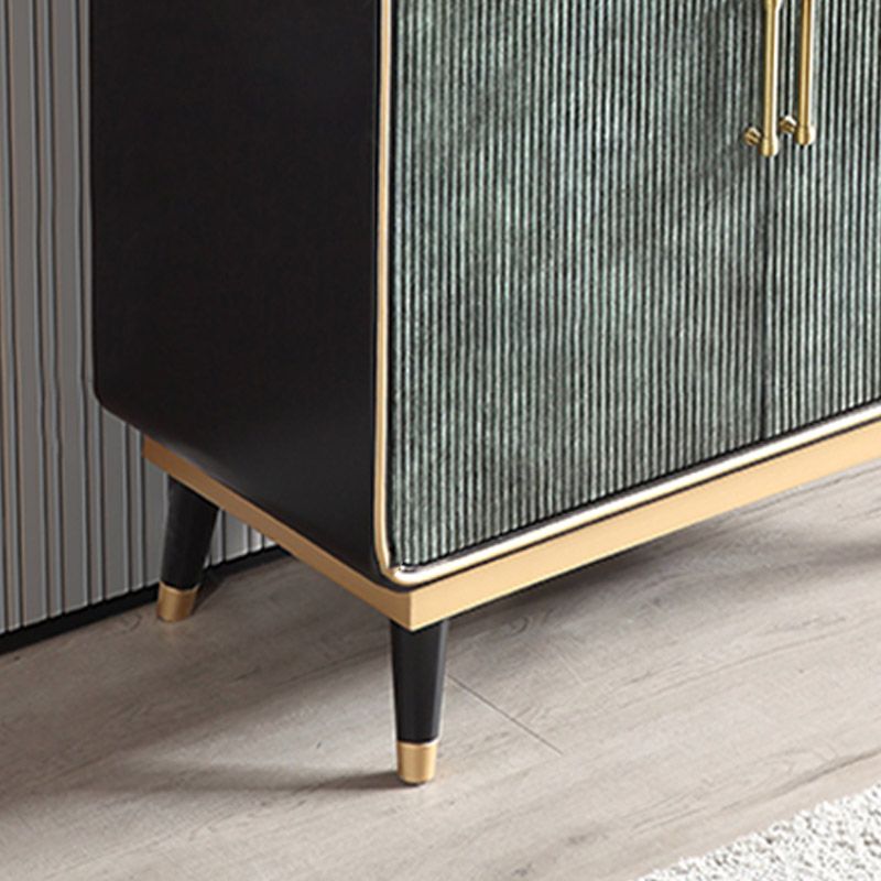 Buffet de restauration en pierre de crénza moderne et contemporain avec des tiroirs et des armoires