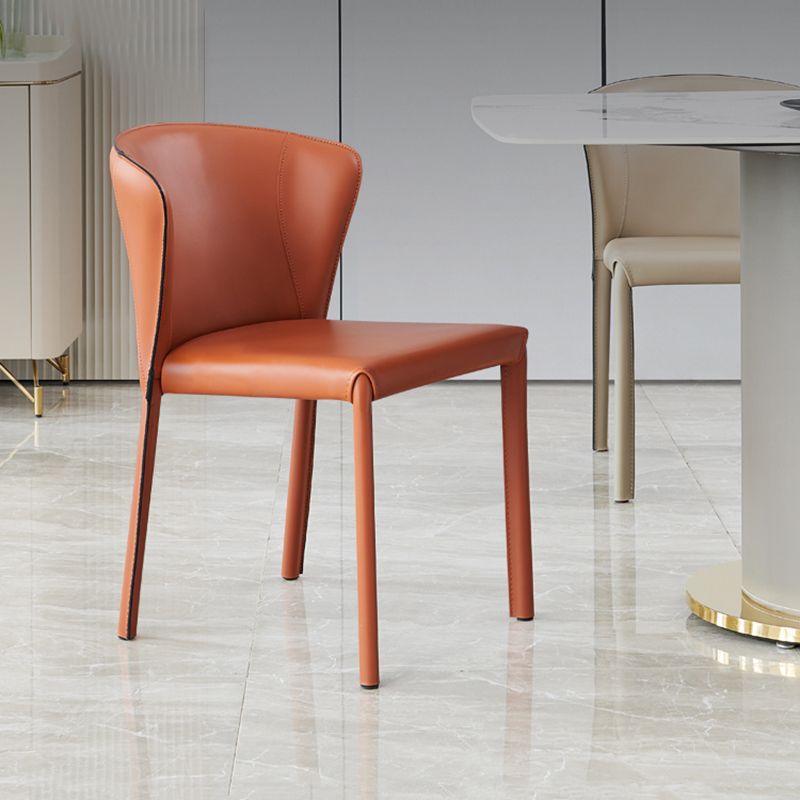 Silla de comedor moderna de comedor con brazos con patas de metal para cocina