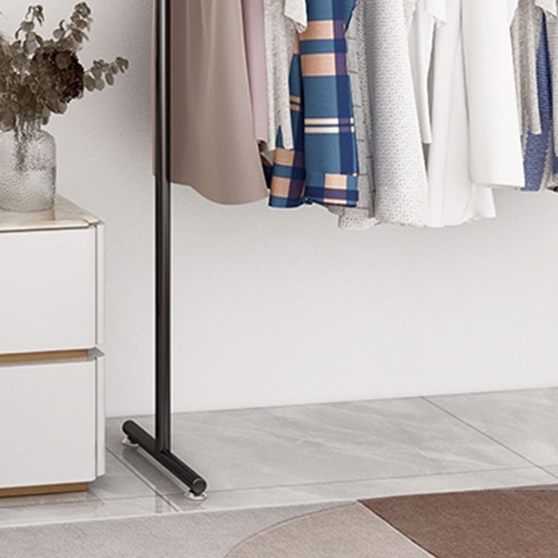 Zeitgenössischer Kleiderregal Hängende Schiene Metallrahmen Eingangsmantelbügel