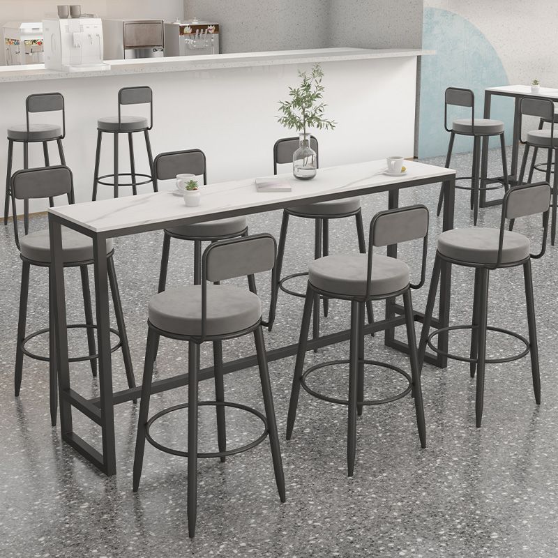 Rechthoekige stenen bar eettafel Moderne bartafel met schraagonderstel in zwart