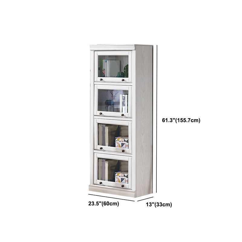 Libreria contemporanea di scaffali in legno con scaffale standard