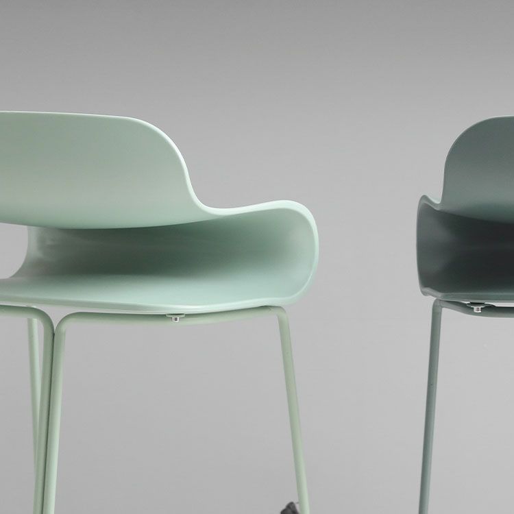 Zeitgenössischer Plastikstuhl Hocker mit Metallbasis für Wohnzimmer