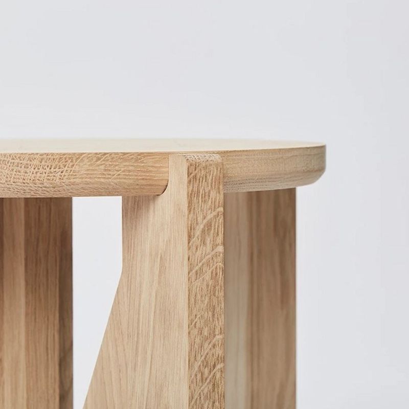 Mesa de centro de madera maciza Mesa de centro o auxiliar redonda contemporánea en negro y natural