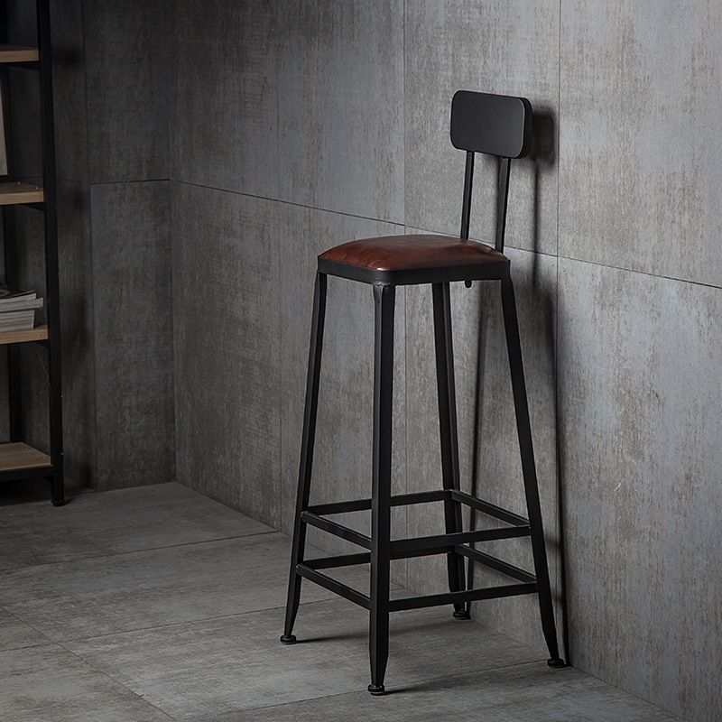 Tabouret de bar en cuir PU de style de style industriel avec des jambes en métal pour restaurant