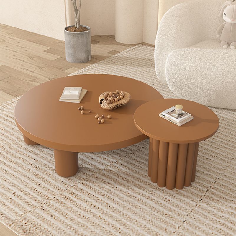 Table basse contemporaine en bois ou table de bout avec 4 pieds