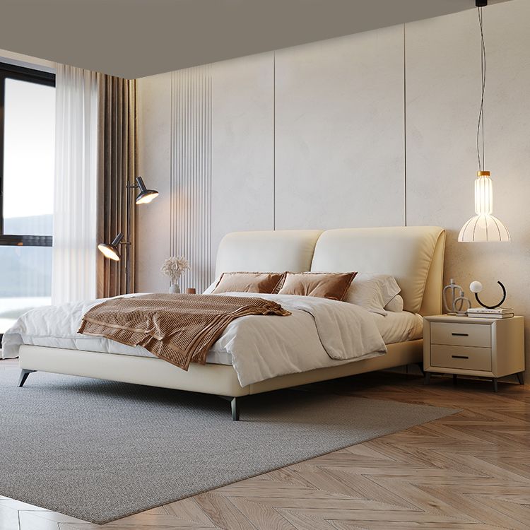 金属製の脚のある現代の本物の革のベッドフレームベージュ標準ベッド