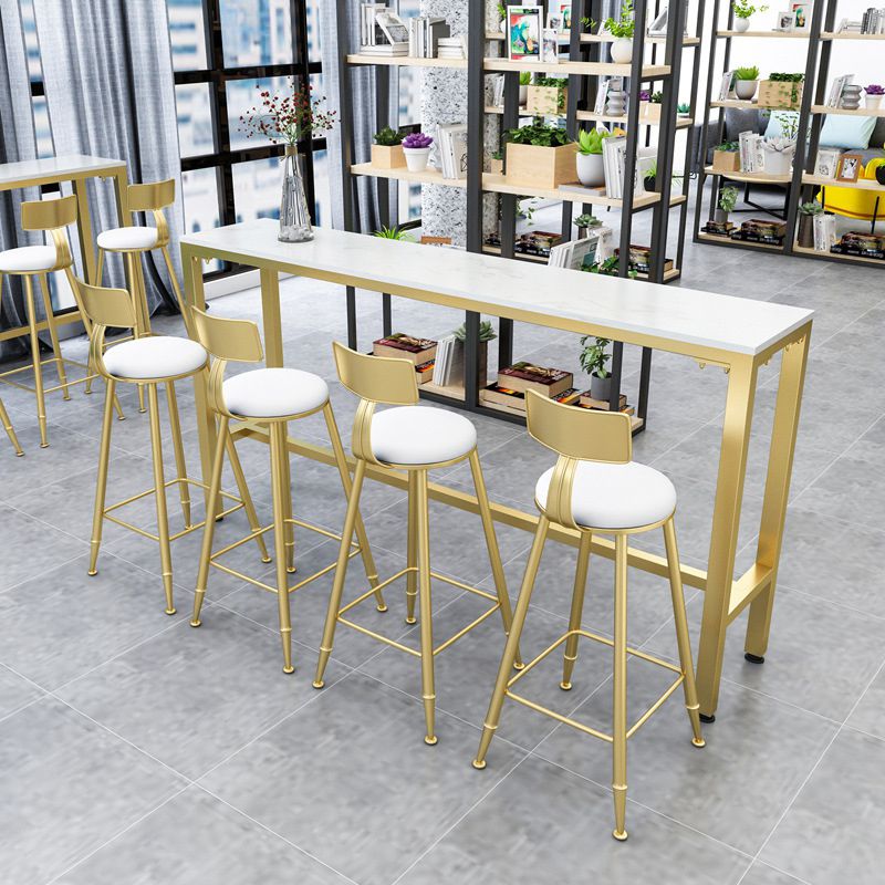 Tabouret de bar à coussin Glam avec pieds en métal doré