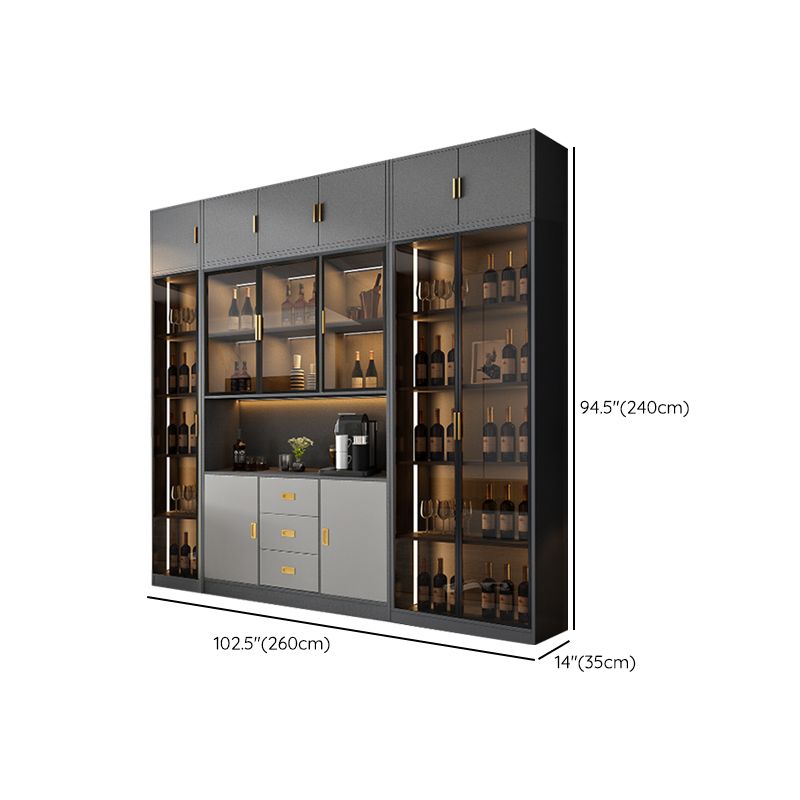 保管棚付きの現代的な自立型の木製ワインボトルホルダー