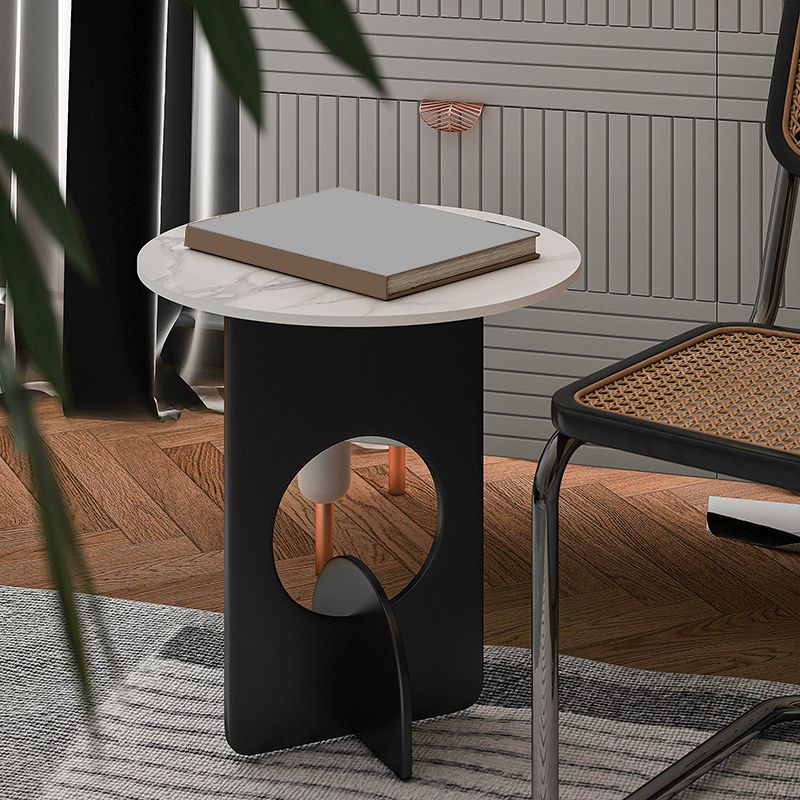 Mid-Century Round Side End Table Metal Abstract End Table for Living Room Clearhalo 'Coffee & Accent Tables' 'End & Side Tables' 'end_side_tables' 'furn' 'furn_end_side_tables' 'Furniture' 'Living Room Furniture' 1200x1200_94282662-8790-4895-8d2a-44f20699e895