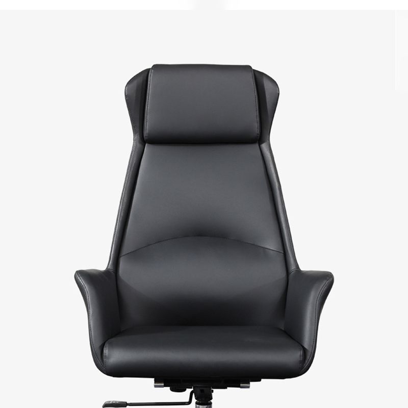 Eigentijdse directiestoel met getufte zwarte managersstoel