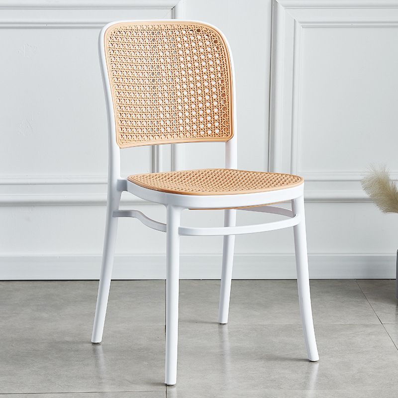 Sgabello moderno con poggiapiedi quadrato Sgabello in rattan di plastica in bianco e nero