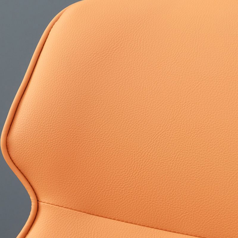 Chaise de finale finale mate avec jambes noires chaise latéral contemporaine pour salle à manger