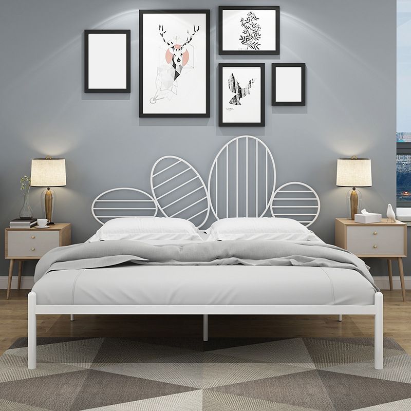 Letto a frame aperto di ferro con testiera e gambe in metallo letto glam 43.3 "h