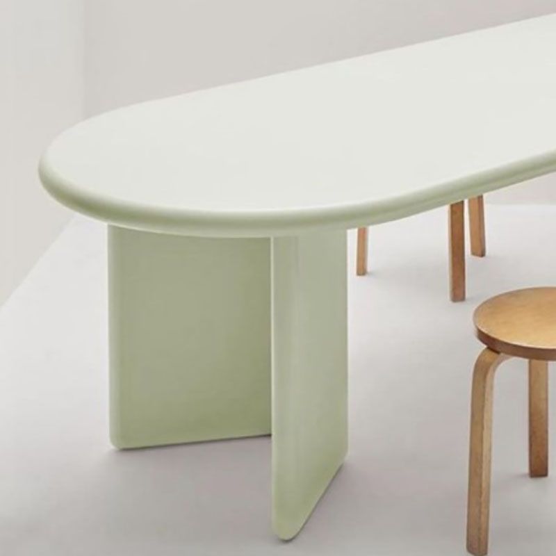 4つの木製の台座付きレストランの楕円形のテーブル用マクロンパインウッドテーブル