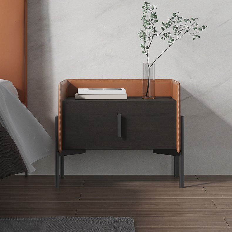 Mesa de acento de madera de falsa mesita de noche moderna con piernas con piernas