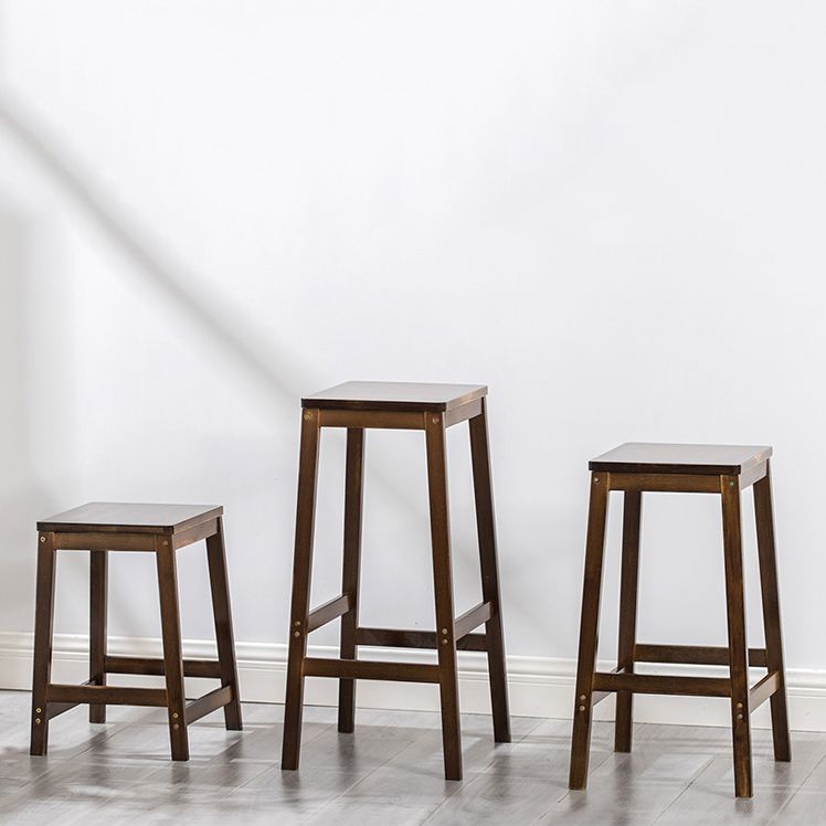 Sala da pranzo semplice in legno sgabello da bar in legno a 4 gambe con pedale