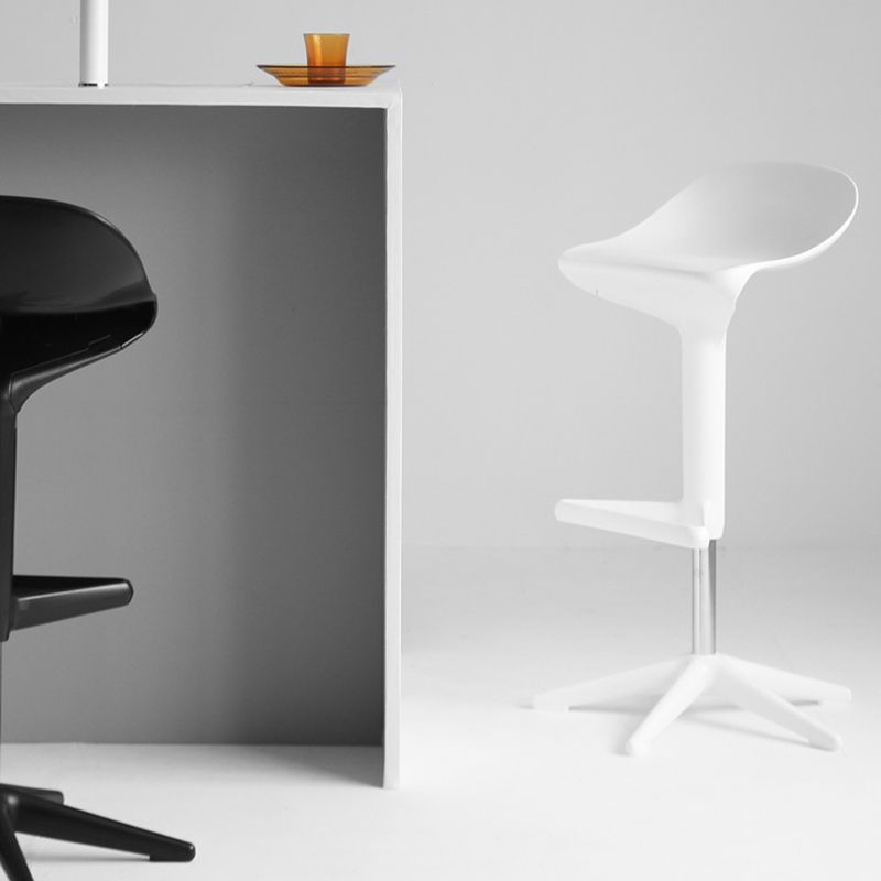 Modern Liftable Bar-stool Low Back Bar Stool with Metal Legs Clearhalo 'Bar Furniture' 'Bar Stools' 'bar_stools' 'furn' 'furn_bar_stools' 'Furniture' 'furniture_bar_stools' 'Kitchen & Dining Furniture' 1200x1200_95967b25-d49c-4a39-a6e2-c8a1153849c4