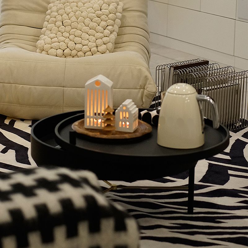 Scandinavian Round 1 Single Coffee Table Solid Wood Cocktail Table Clearhalo 'Coffee & Accent Tables' 'Coffee Tables' 'coffee_tables' 'furn' 'furn_coffee_tables' 'Furniture' 'Living Room Furniture' 1200x1200_959b19d7-d303-4a3a-a261-dd7bcdd07e54