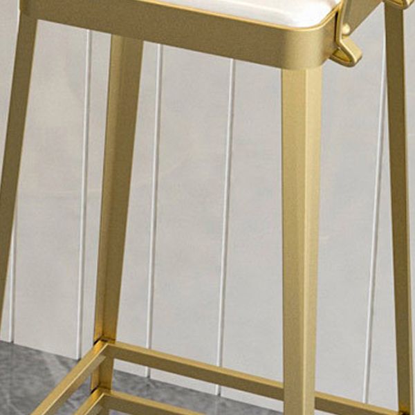 Cuisine de tabouret en métal glamour 4 jambes tabouret de comptoir en finition mate