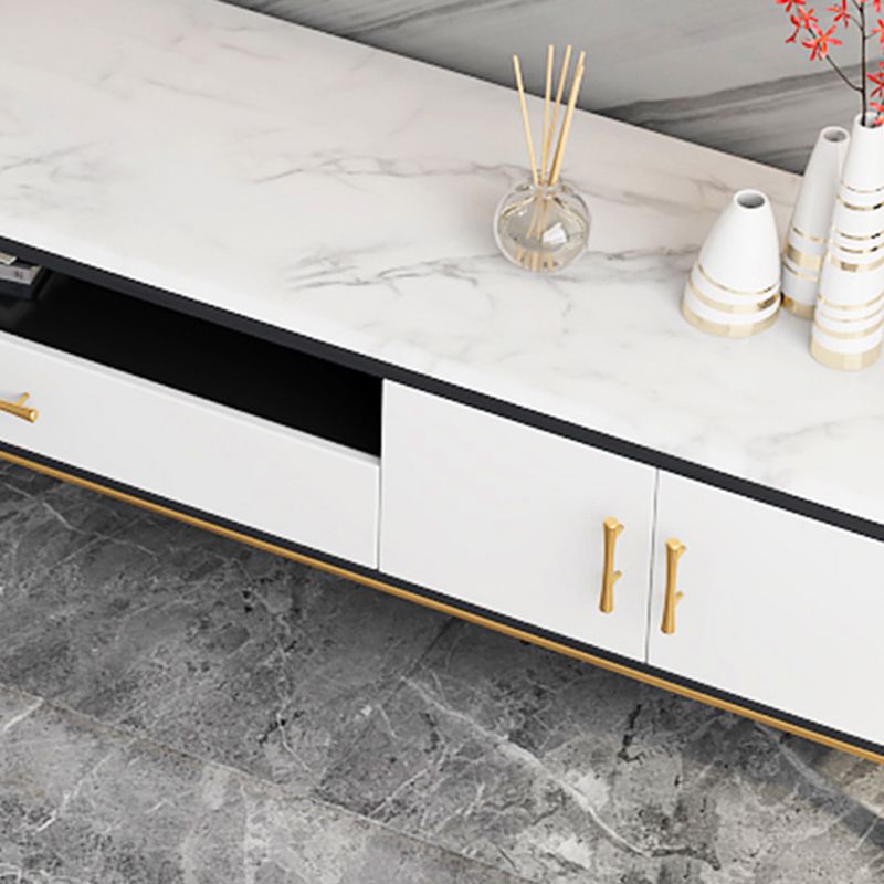Glam Style TV Stand Stone White Color Open Rangement TV Console avec étagères