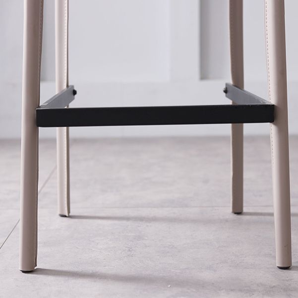 Tabourets d'intérieur glamour avec des jambes en cuir