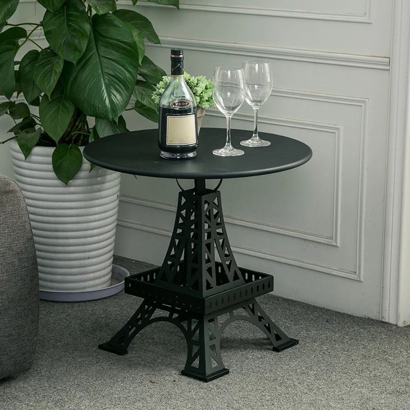 リビングルームの金属彫像ベーステーブルラウンドサイドエンドテーブル