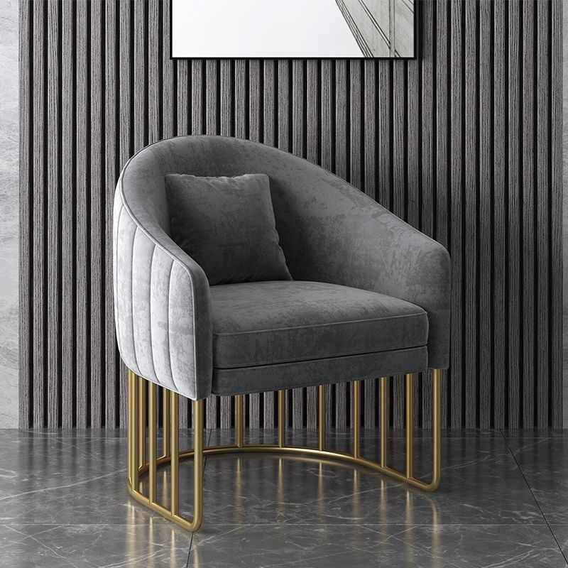 Velvet Barrel Accent Chaid 27,55 "Ligne de large Chaise incluse avec des jambes dorées