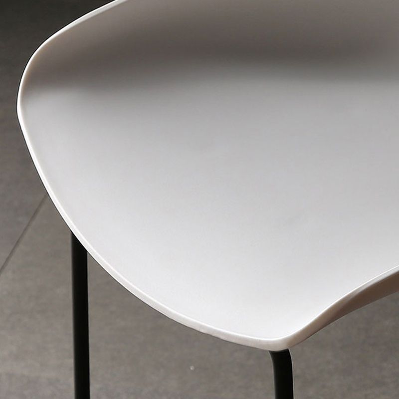 Tabouret de bar en plastique sans accoudoirs, hauteur de comptoir, tabouret moderne d'intérieur pour salon