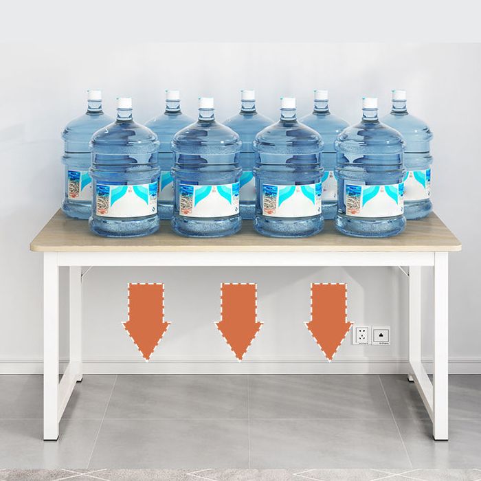 Rechteckig geformte Büroschisch