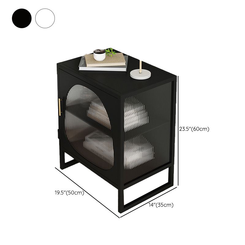 Comodino di accento metallico contemporaneo al comodino con porte per camera da letto