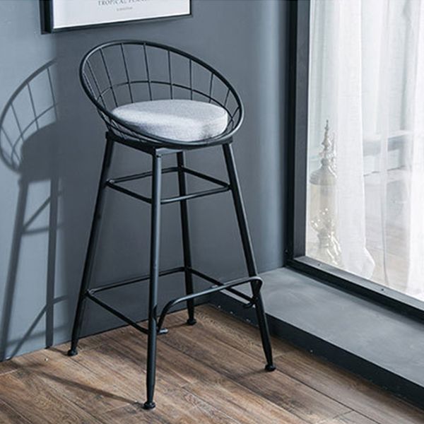 Glam Metal Bar and Counter Stool Round Low Back Stool with 4 Legs Clearhalo 'Bar Furniture' 'Bar Stools' 'bar_stools' 'furn' 'furn_bar_stools' 'Furniture' 'furniture_bar_stools' 'Kitchen & Dining Furniture' 1200x1200_98771611-f2c3-413f-8450-e33b347ff8e3