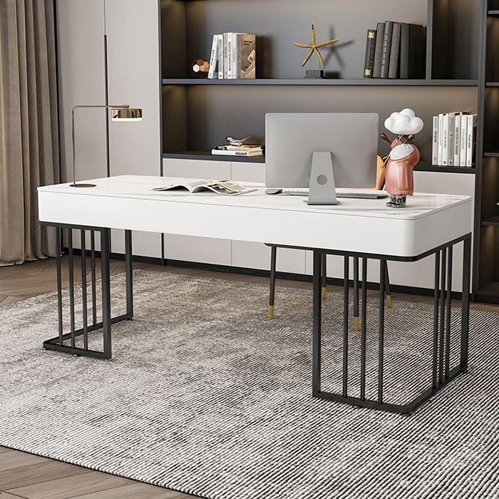 焼結された石湾曲したライティングデスクコンテンポラリーブラックスレッドベースデスク