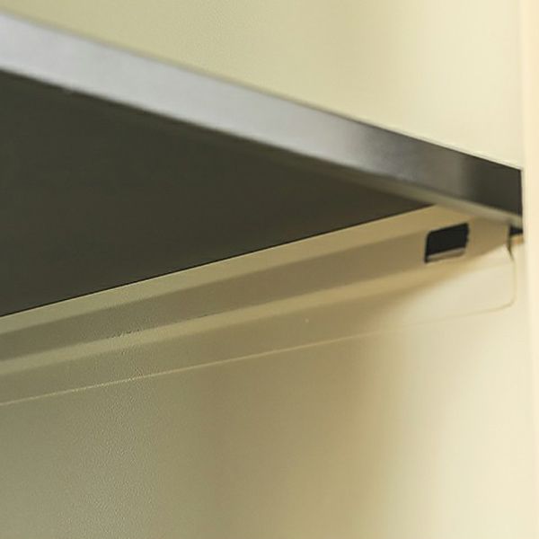 Armoire de rangement industrielle finale mate en métal avec portes à charnière