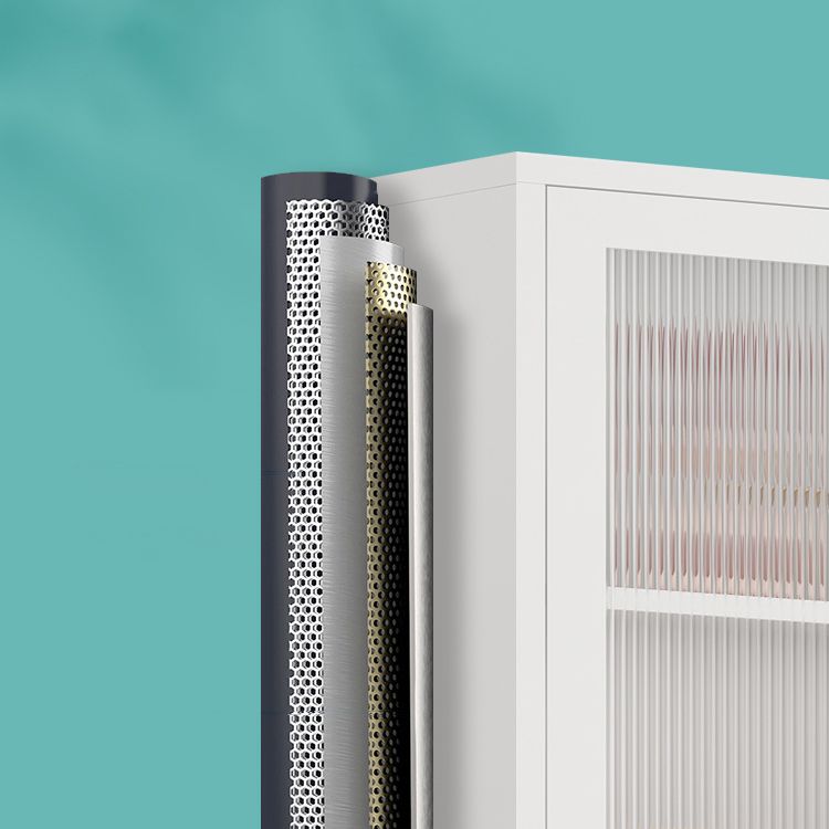 31,5 "L serveur de style glam avec les jambes métalliques du buffet finition métallique avec portes en verre