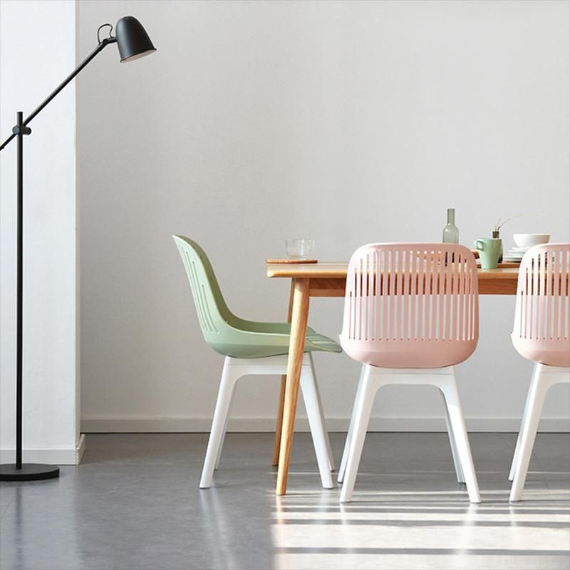 Noordse stijl armloze zijstoelen plastic stoelen met plastic benen voor thuisgebruik