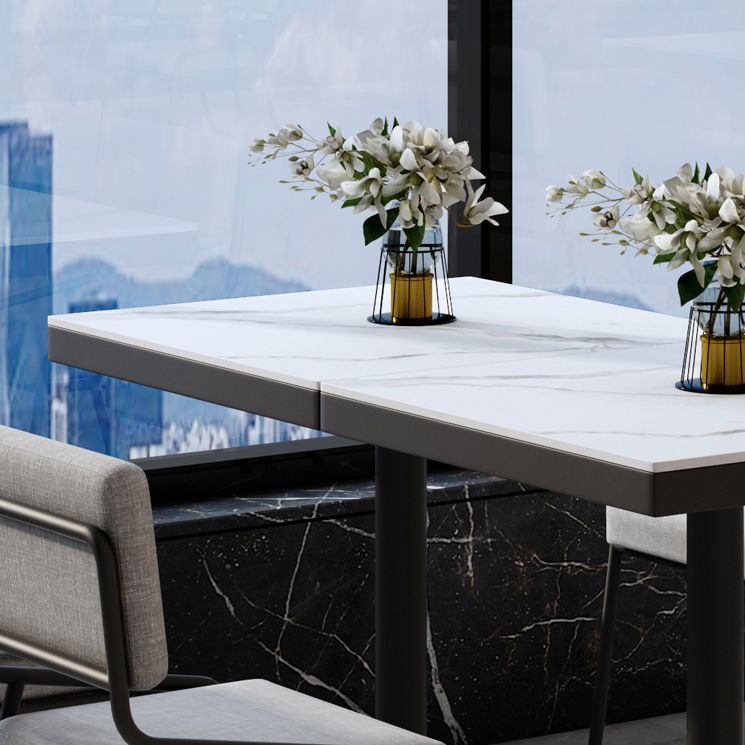 Table à manger carrée industrielle en métal