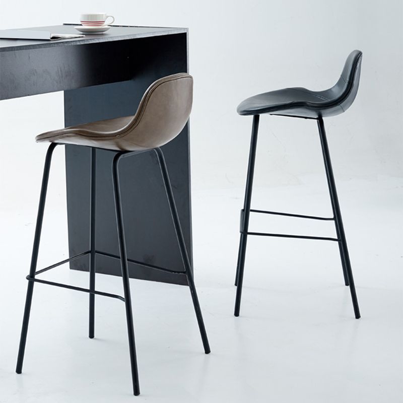 Taburete de bar moderno con respaldo, taburete de hierro con cojín de cuero para comedor